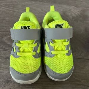 Baby boys Nike free 5